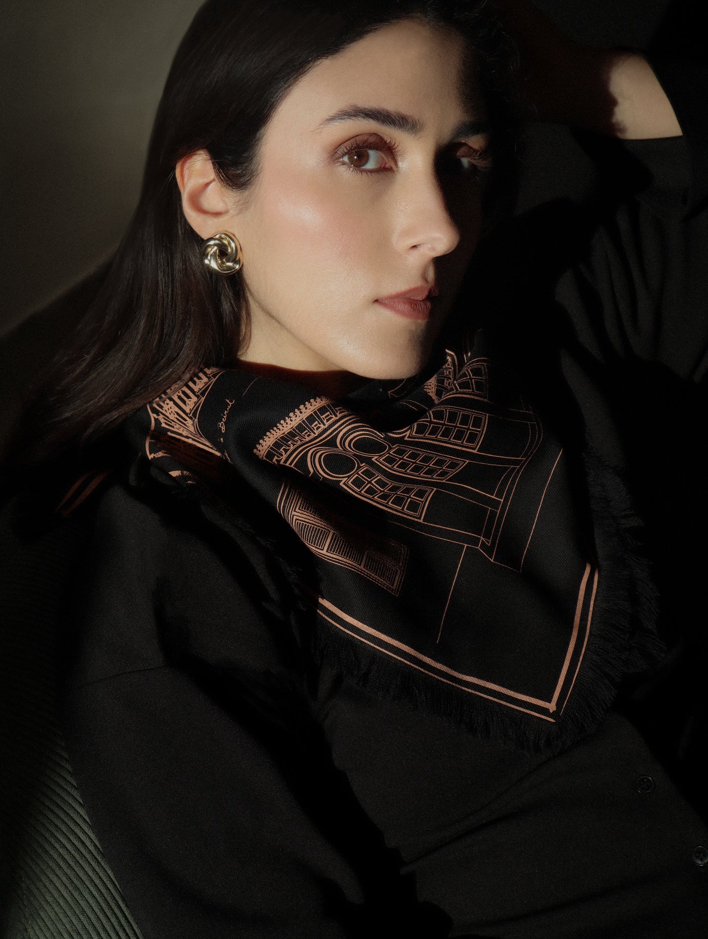 Devant la maison - Nuit